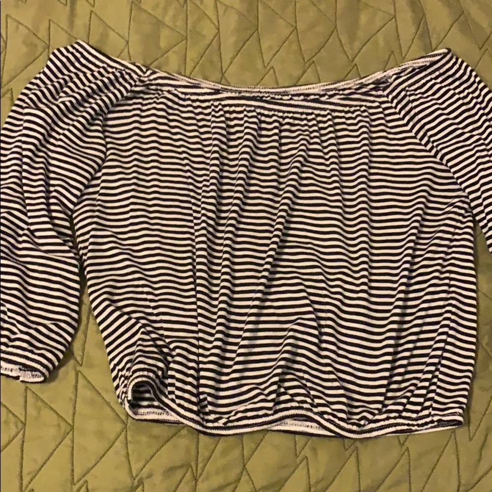 Shoulder shirt